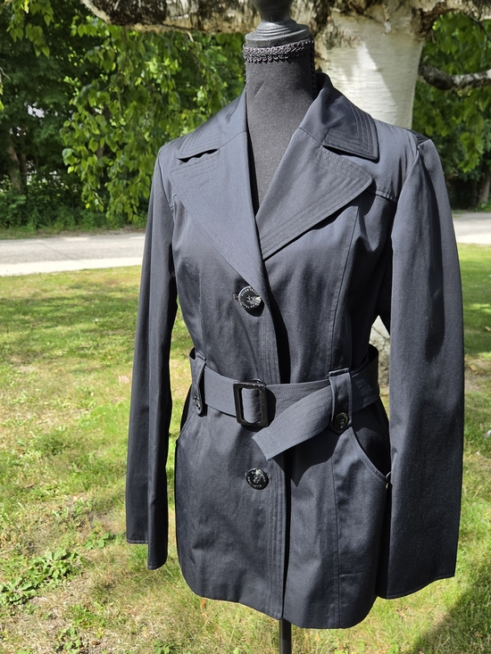 Ellen Tracy Jackets & Blazers - Ellen Tracy Black Belted Trench Coat